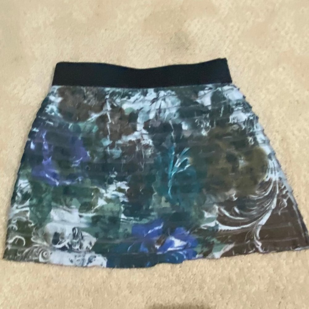 L8teR Peacock Color & Design Juniors Mini Skirt
